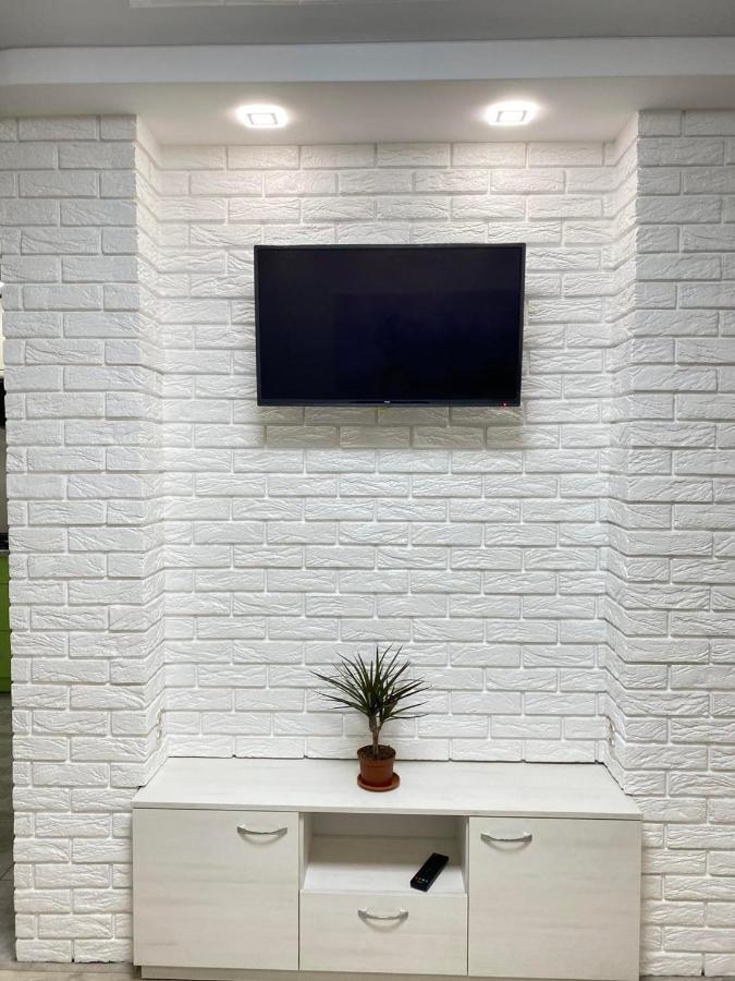 Suite Mira Avenue Center Двухкомнатная Квартира В Центре Возле Тц Цум Chernihiv Exterior foto